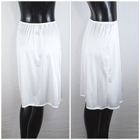 VASSARETTE, Made in USA, White Midi Slip, size Med - Picture 2 of 8